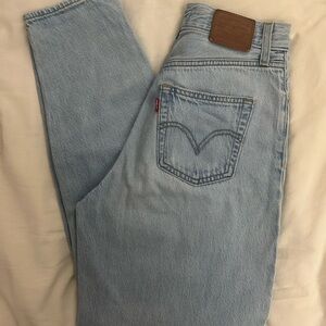 Levi’s Light Blue Denim Jeans